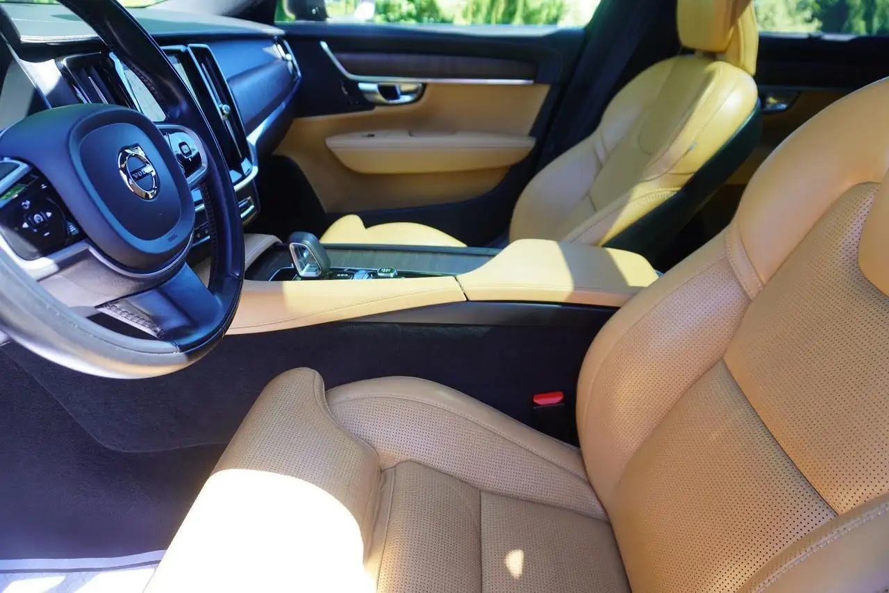 Volvo V90 Cross Country снимка Volvo V90 Cross Country