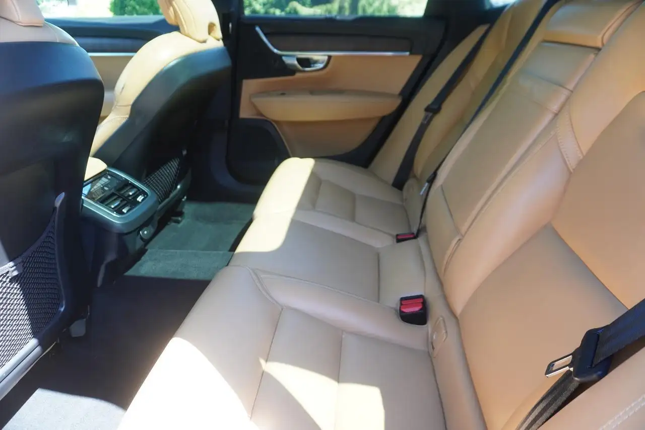 Volvo V90 Cross Country снимка Volvo V90 Cross Country
