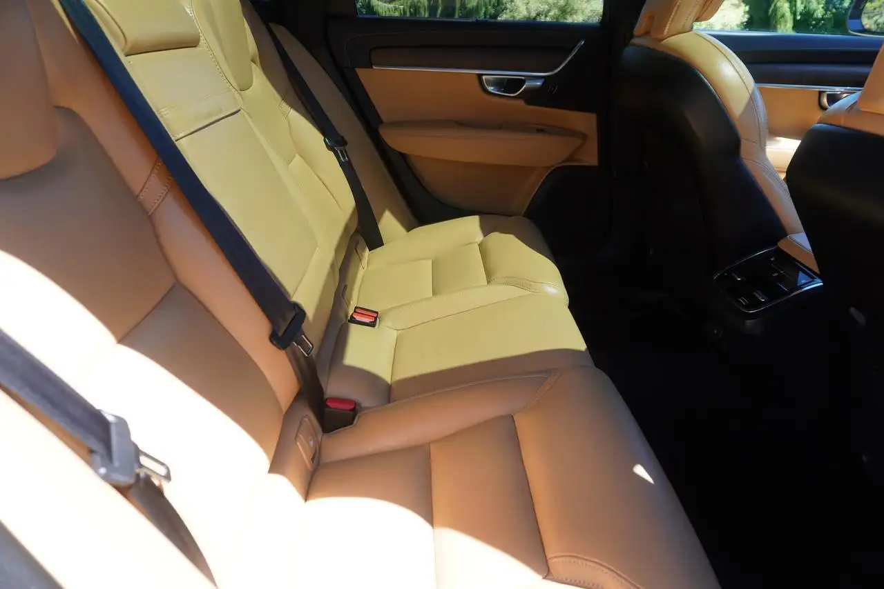 Volvo V90 Cross Country снимка Volvo V90 Cross Country
