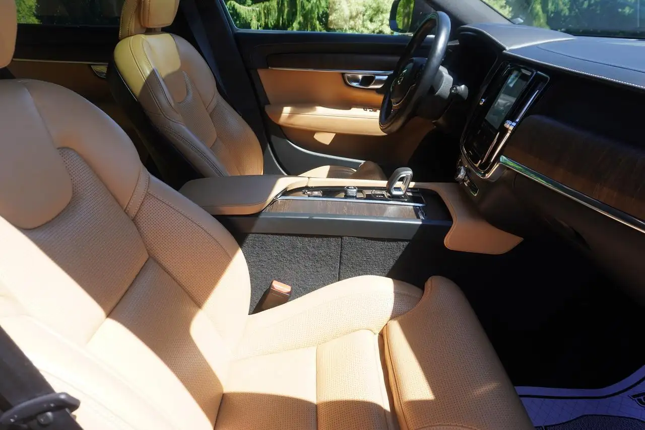 Volvo V90 Cross Country снимка Volvo V90 Cross Country