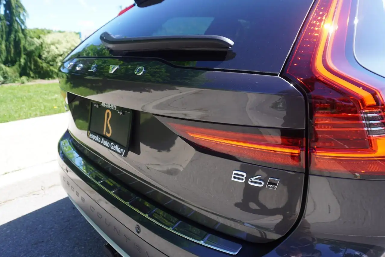 Volvo V90 Cross Country снимка Volvo V90 Cross Country