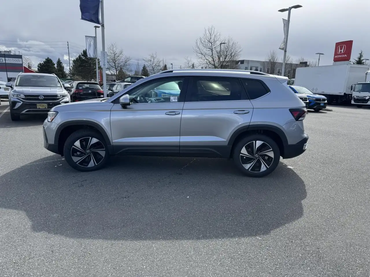 Volkswagen Taos снимка Volkswagen Taos