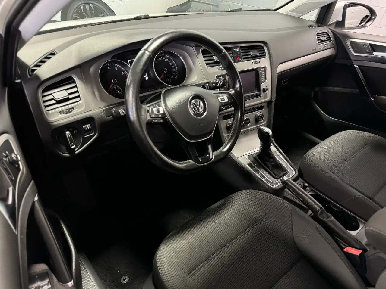 Volkswagen Golf снимка Volkswagen Golf