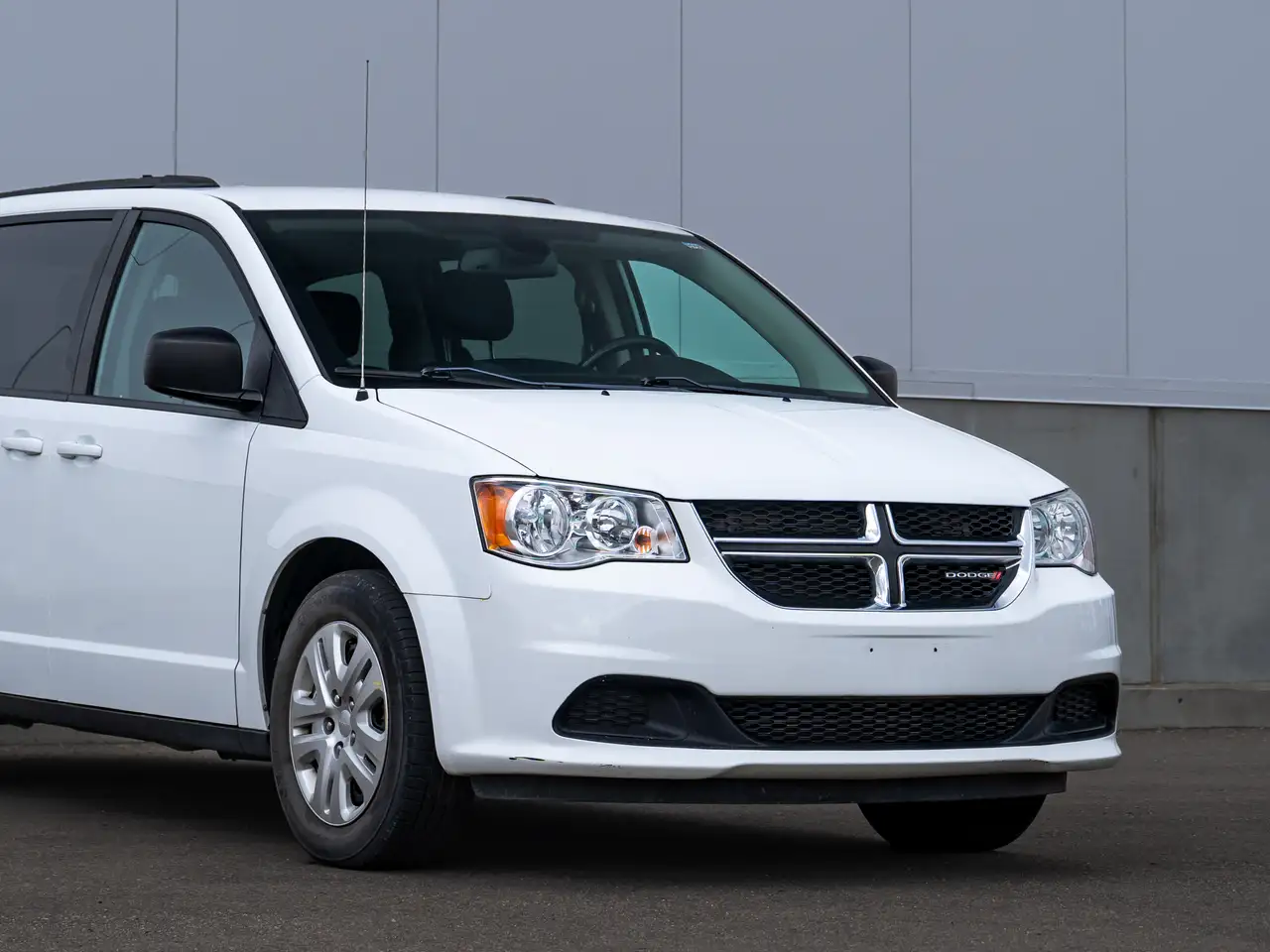 Dodge Grand Caravan снимка Dodge Grand Caravan