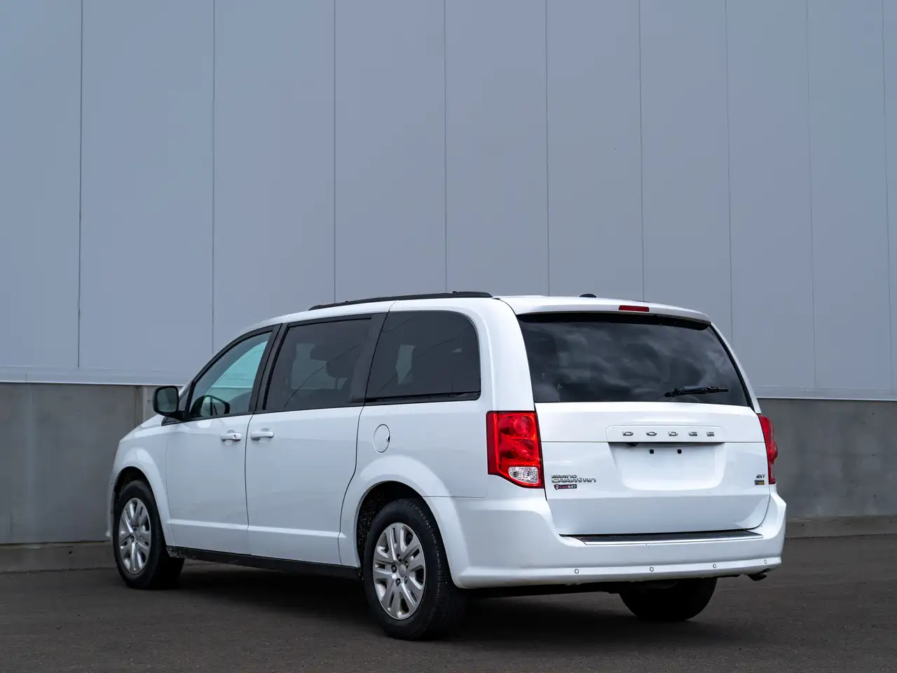 Dodge Grand Caravan снимка Dodge Grand Caravan