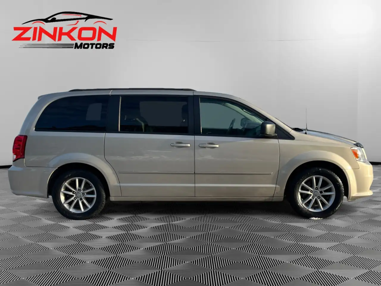 Dodge Grand Caravan photo Dodge Grand Caravan