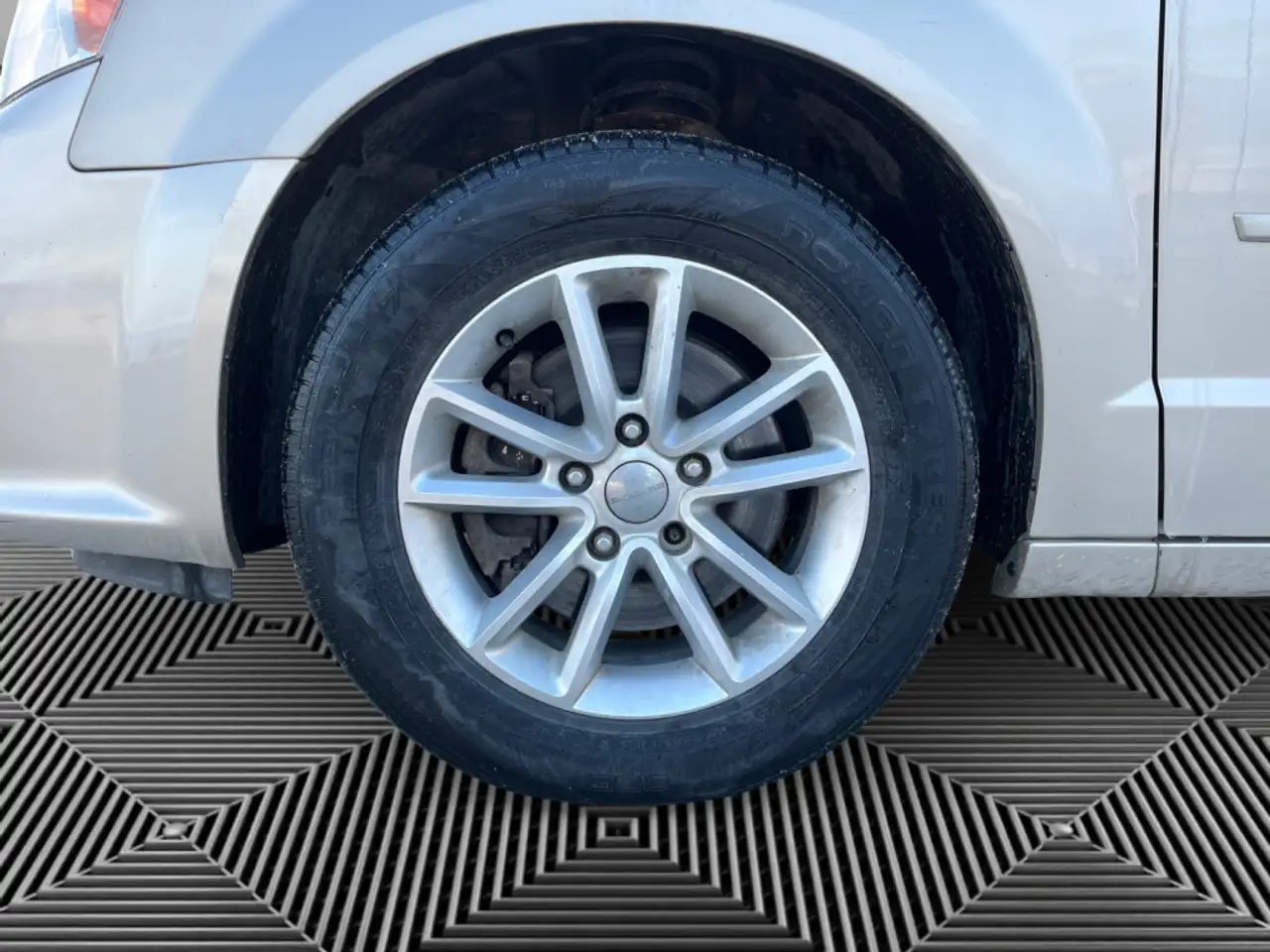 Dodge Grand Caravan photo Dodge Grand Caravan