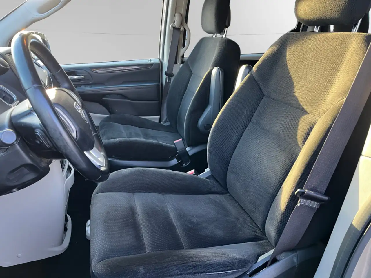 Dodge Grand Caravan photo Dodge Grand Caravan