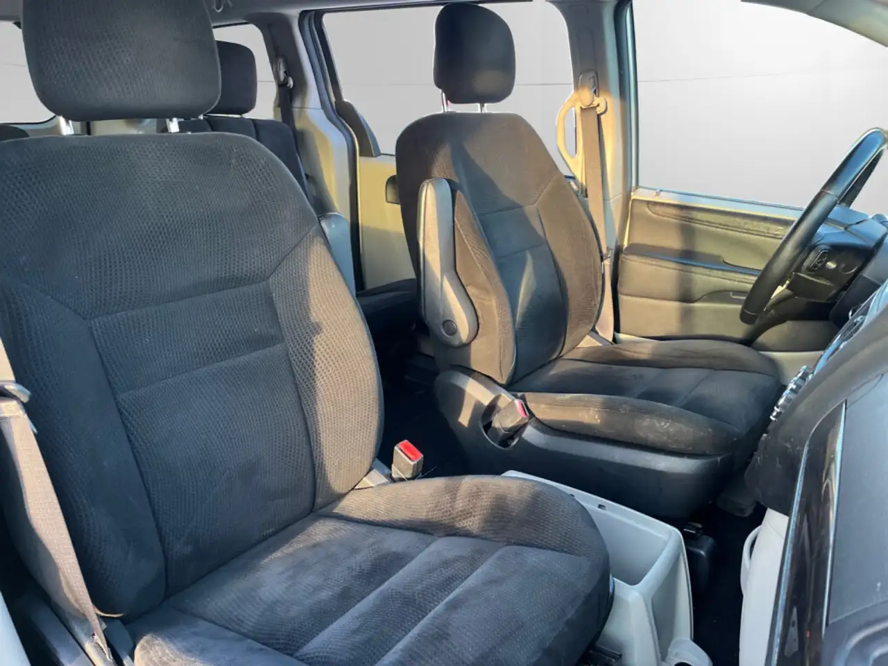 Dodge Grand Caravan photo Dodge Grand Caravan