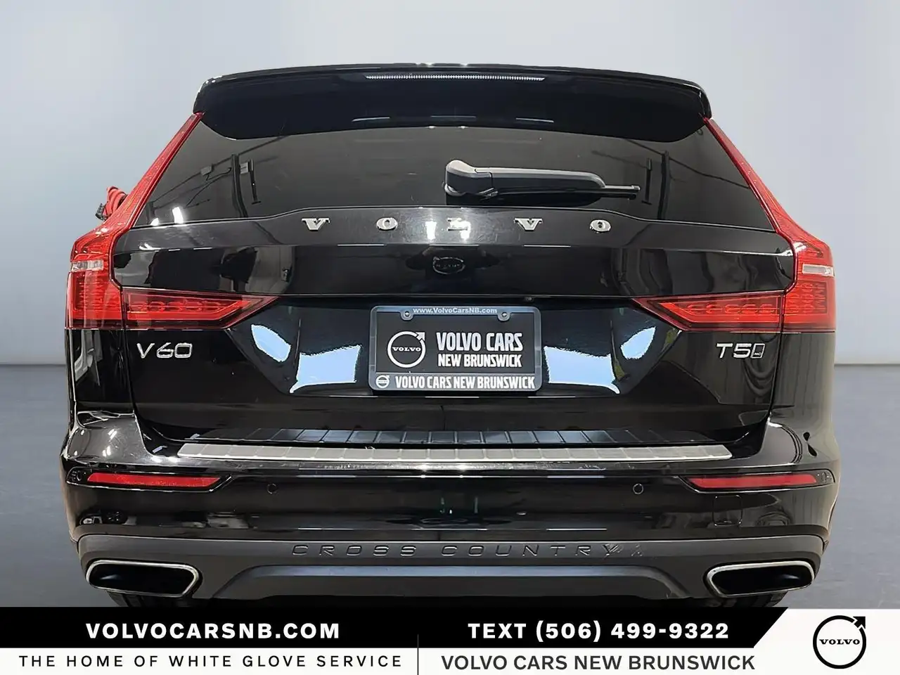 Volvo V60 Cross Country снимка Volvo V60 Cross Country