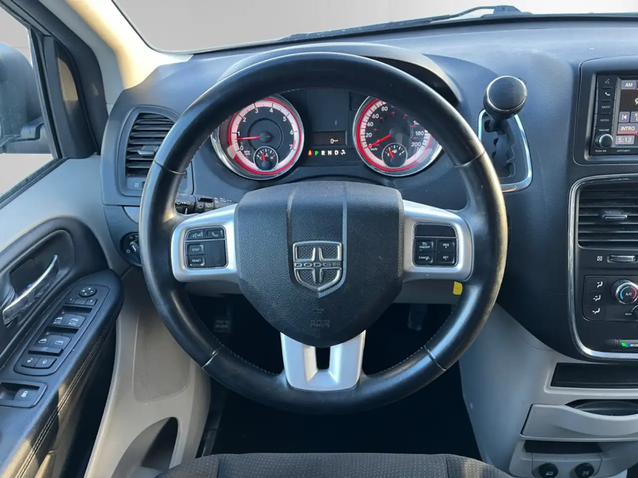 Dodge Grand Caravan photo Dodge Grand Caravan