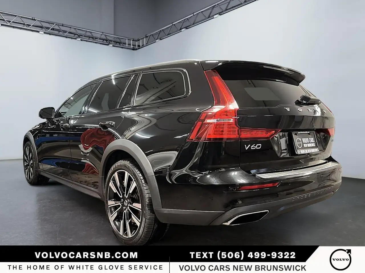 Volvo V60 Cross Country снимка Volvo V60 Cross Country