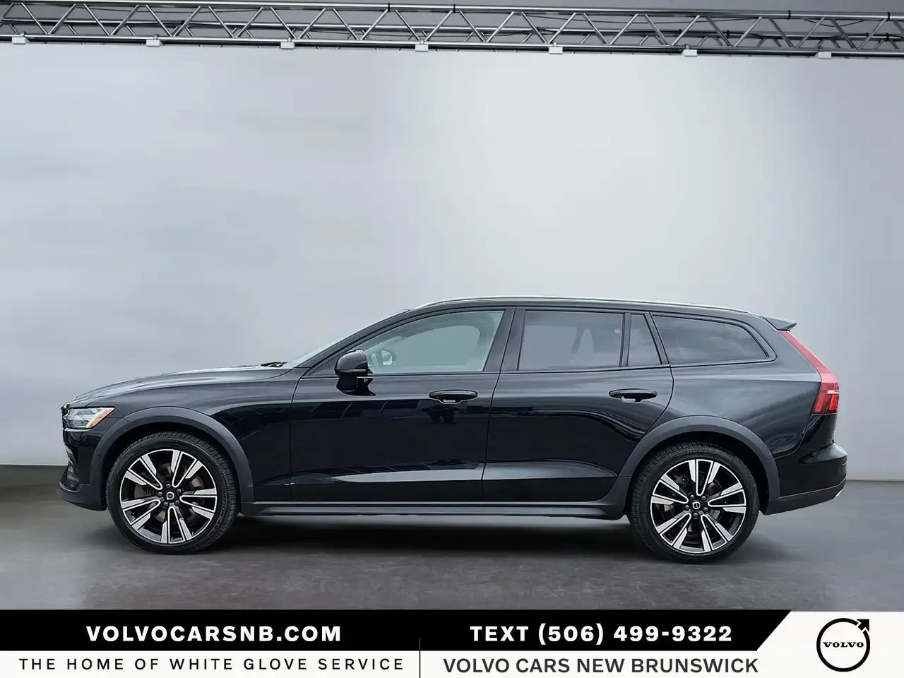 Volvo V60 Cross Country снимка Volvo V60 Cross Country