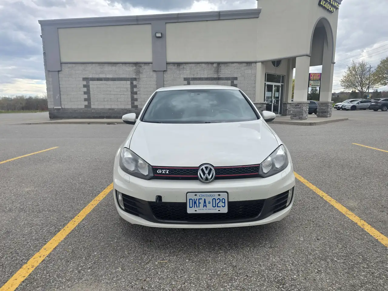 Volkswagen Golf GTI снимка Volkswagen Golf GTI