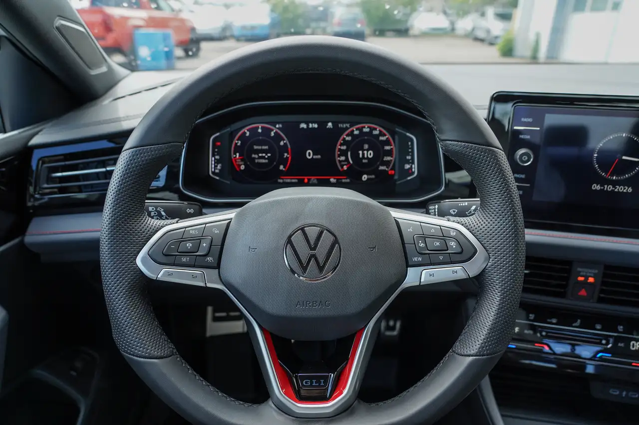 Volkswagen Jetta photo Volkswagen Jetta