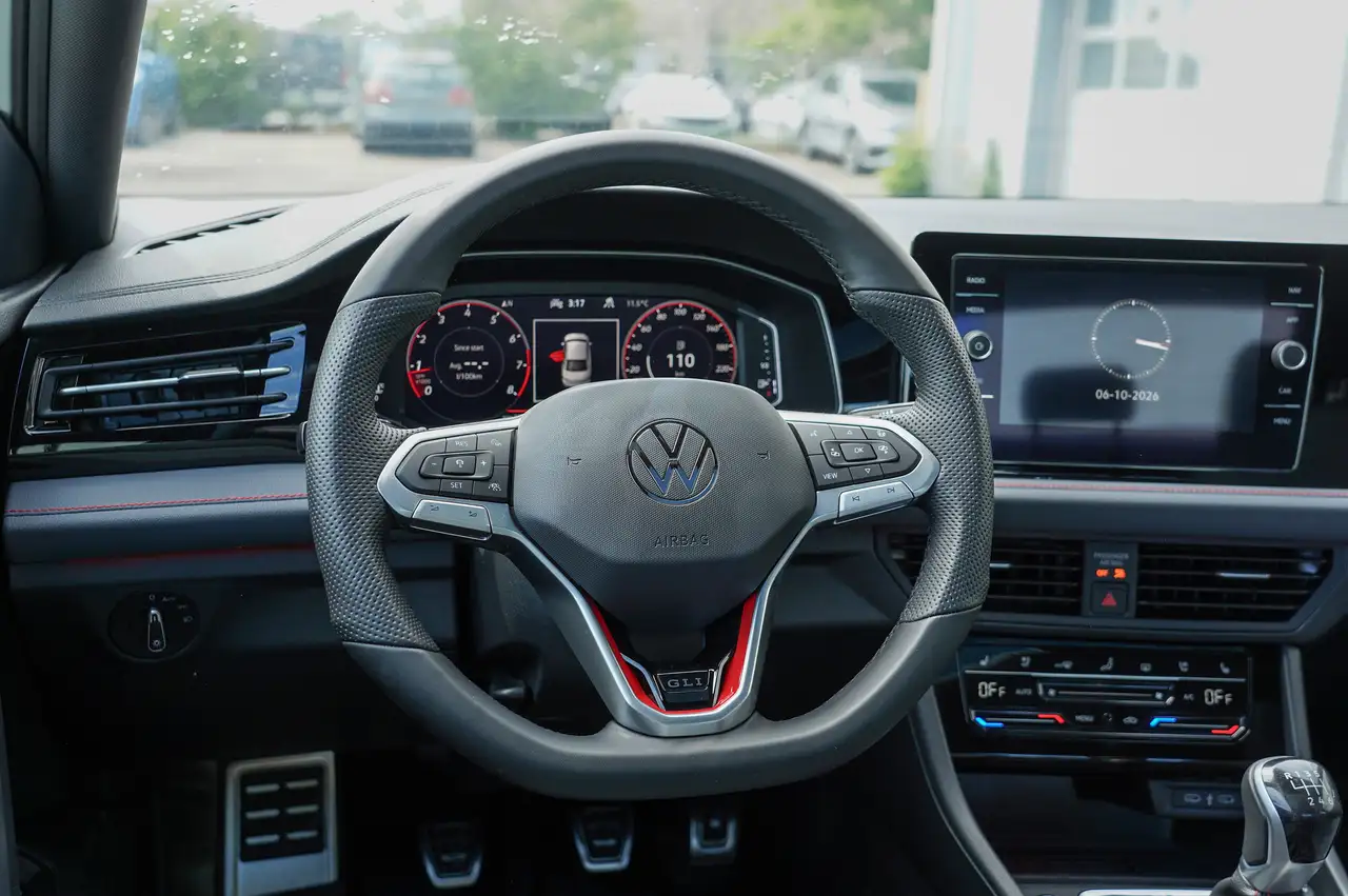 Volkswagen Jetta photo Volkswagen Jetta