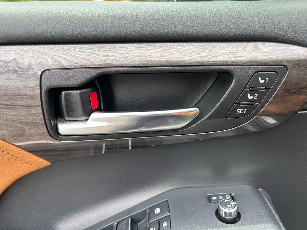 Toyota Highlander снимка Toyota Highlander