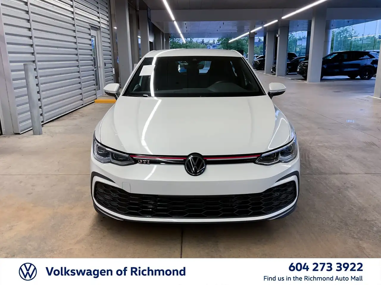 Volkswagen Golf GTI снимка Volkswagen Golf GTI