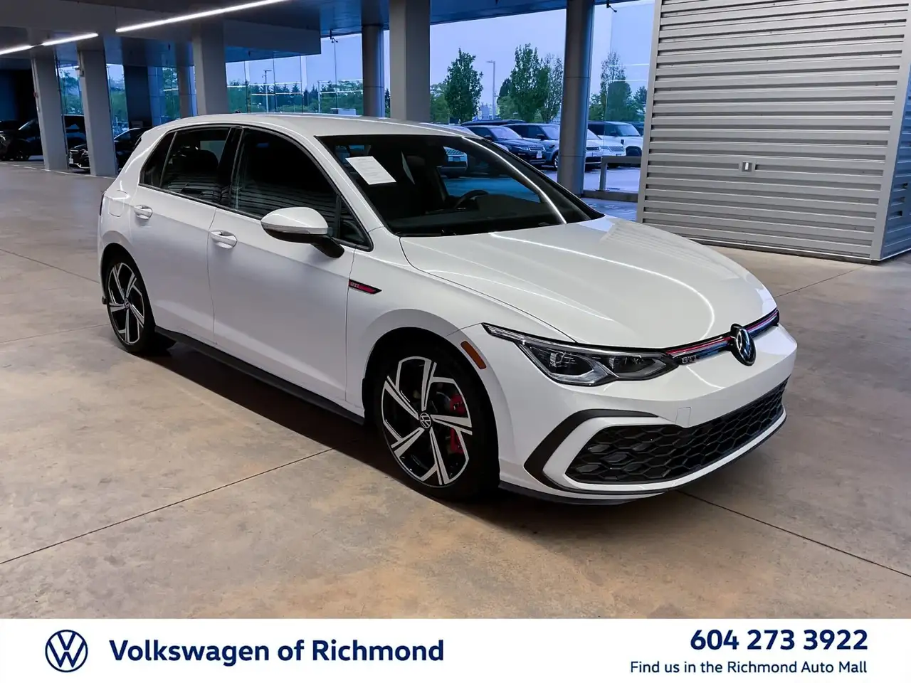 Volkswagen Golf GTI снимка Volkswagen Golf GTI
