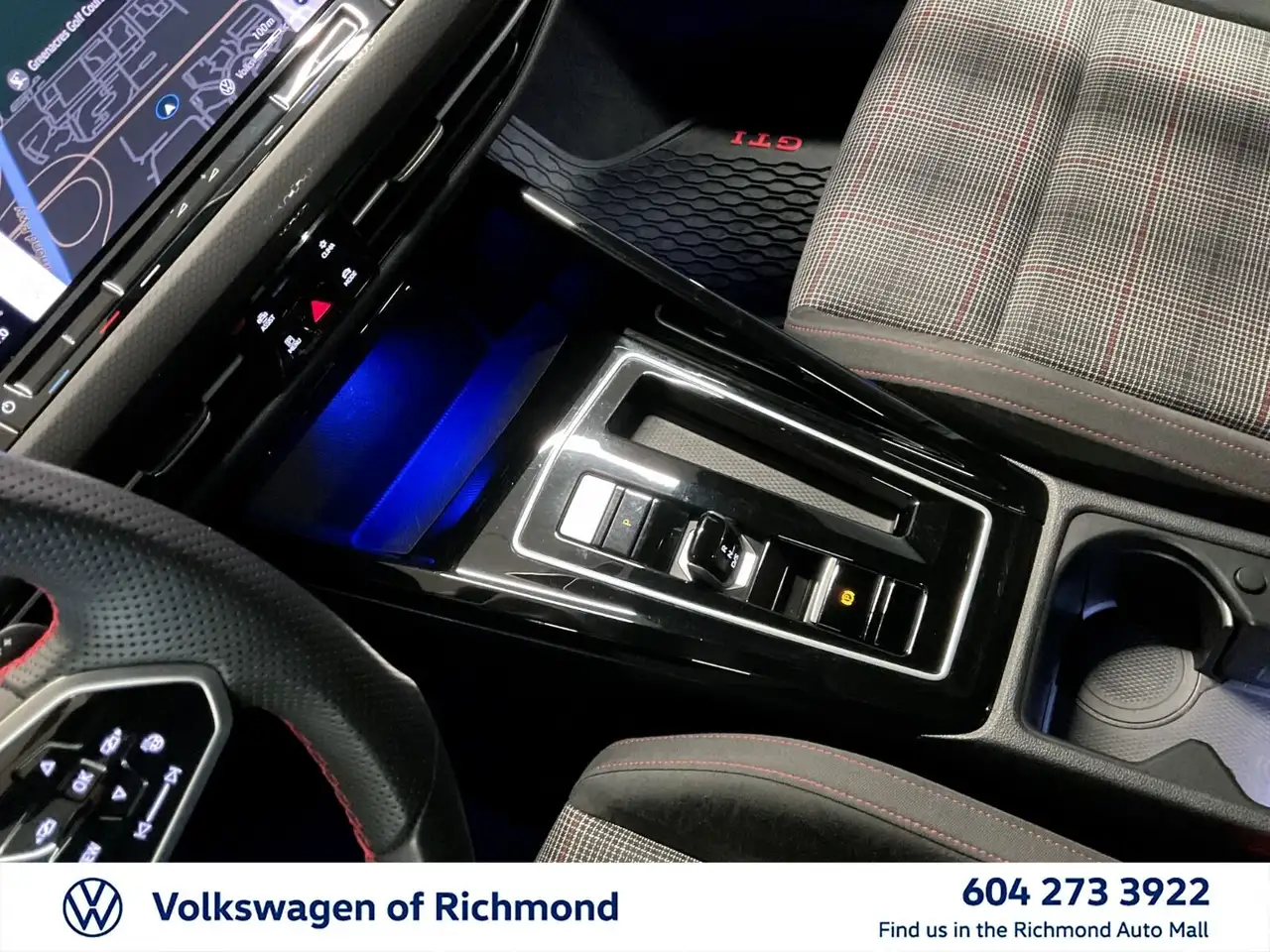 Volkswagen Golf GTI снимка Volkswagen Golf GTI