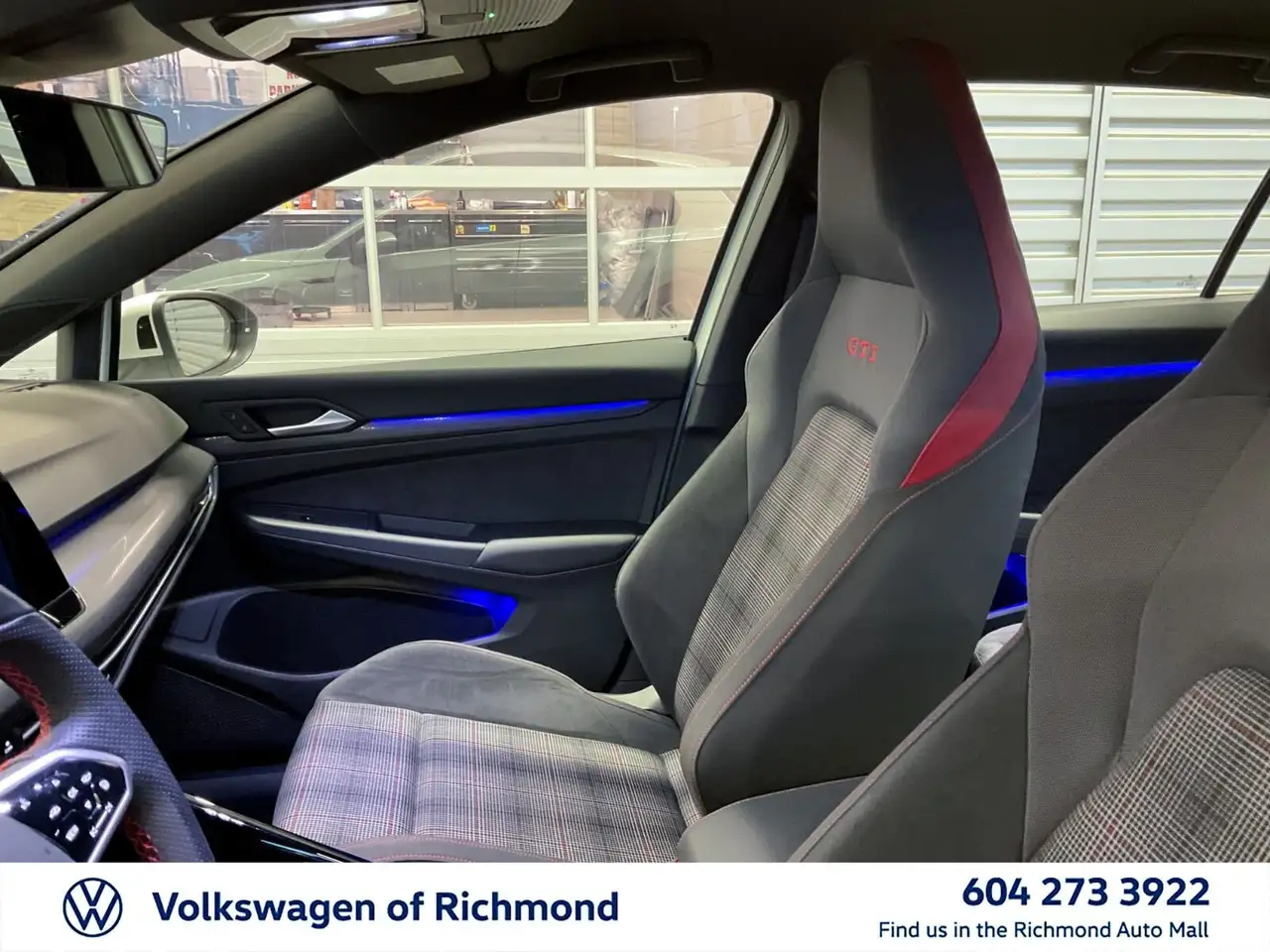 Volkswagen Golf GTI снимка Volkswagen Golf GTI