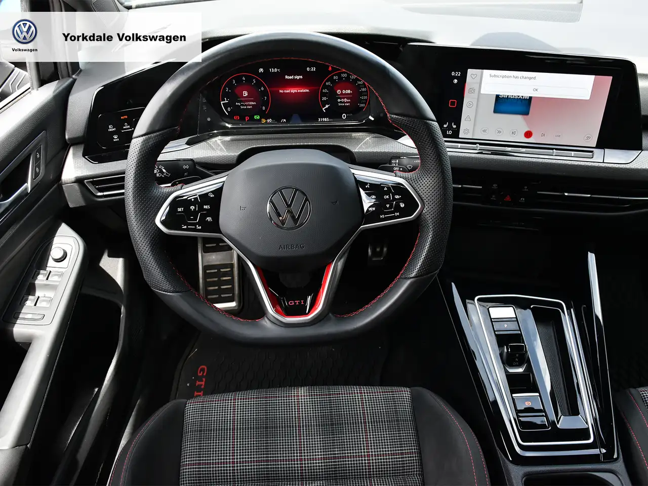 Volkswagen Golf GTI снимка Volkswagen Golf GTI