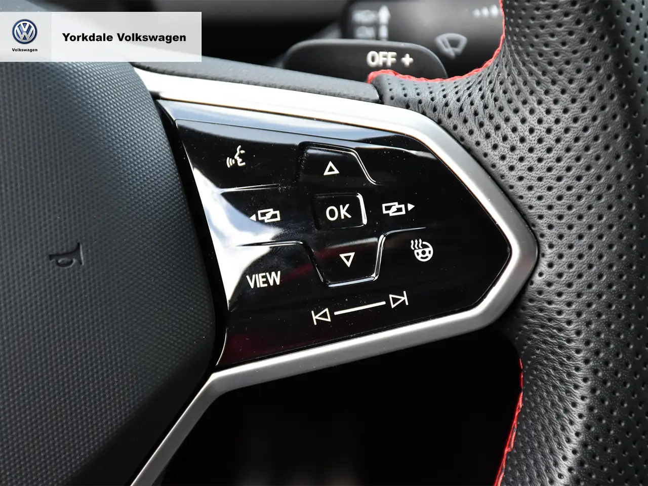 Volkswagen Golf GTI снимка Volkswagen Golf GTI