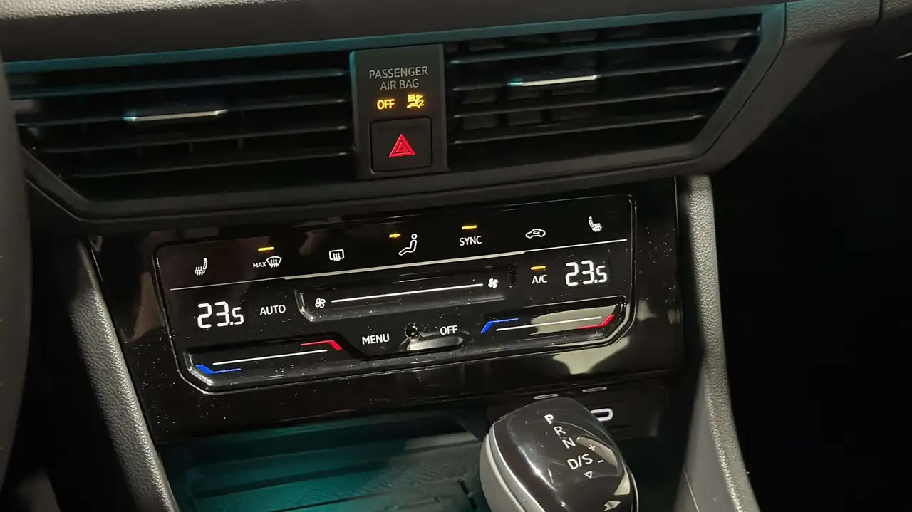 Volkswagen Jetta снимка Volkswagen Jetta