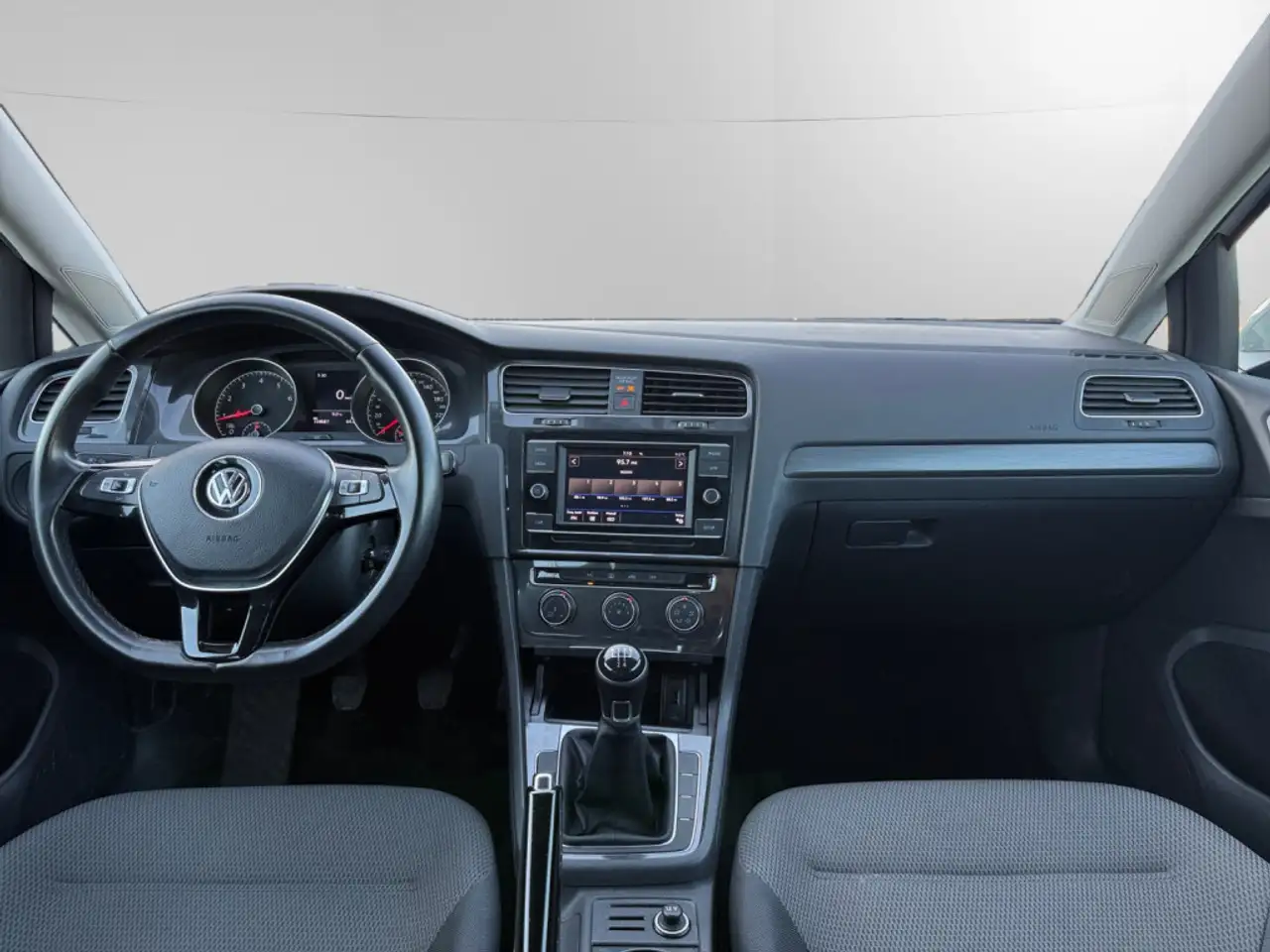 Volkswagen Golf снимка Volkswagen Golf