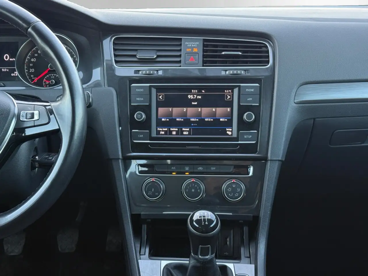 Volkswagen Golf снимка Volkswagen Golf