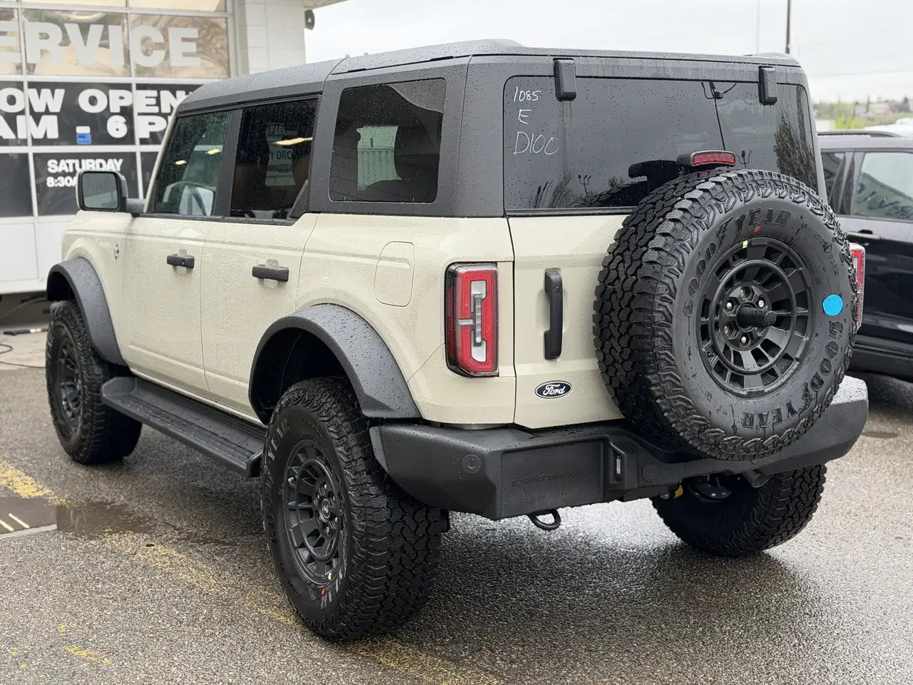 Ford Bronco photo Ford Bronco