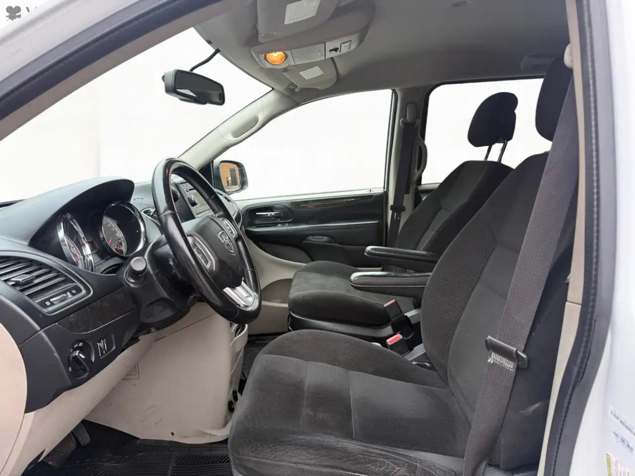 Dodge Grand Caravan снимка Dodge Grand Caravan