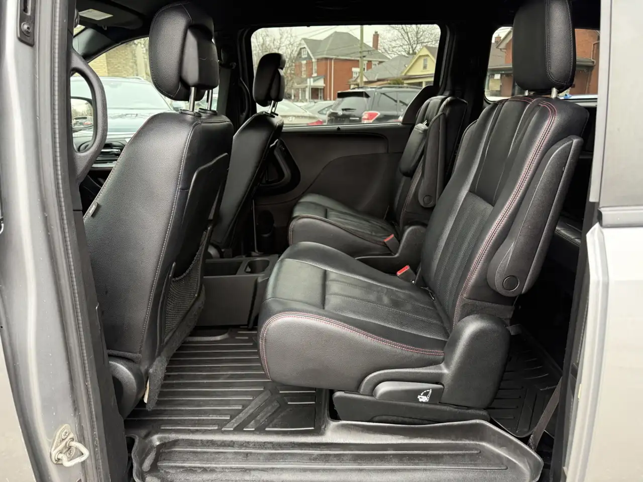Dodge Grand Caravan снимка Dodge Grand Caravan