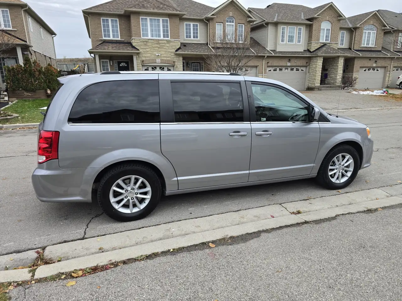 Dodge Grand Caravan снимка Dodge Grand Caravan