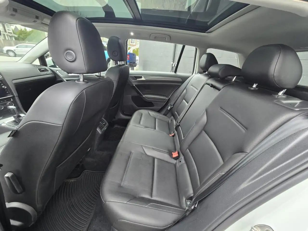 Volkswagen Golf photo Volkswagen Golf