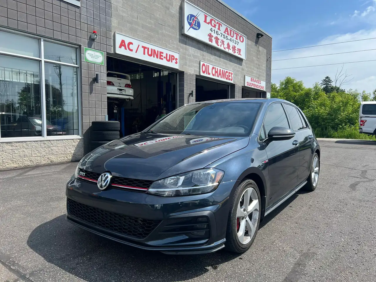 Volkswagen Golf GTI снимка Volkswagen Golf GTI
