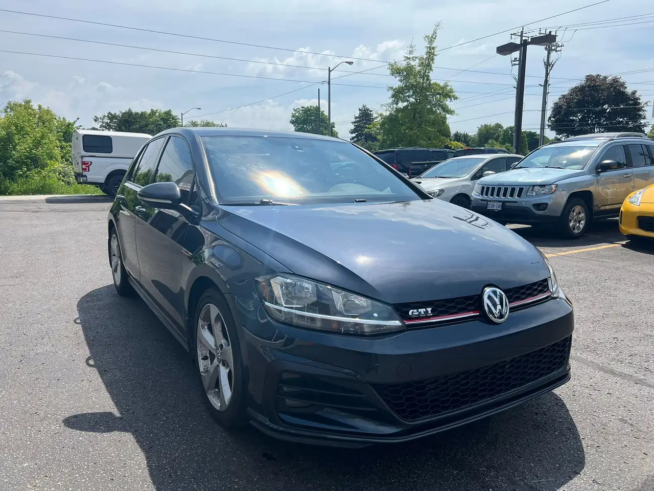 Volkswagen Golf GTI снимка Volkswagen Golf GTI
