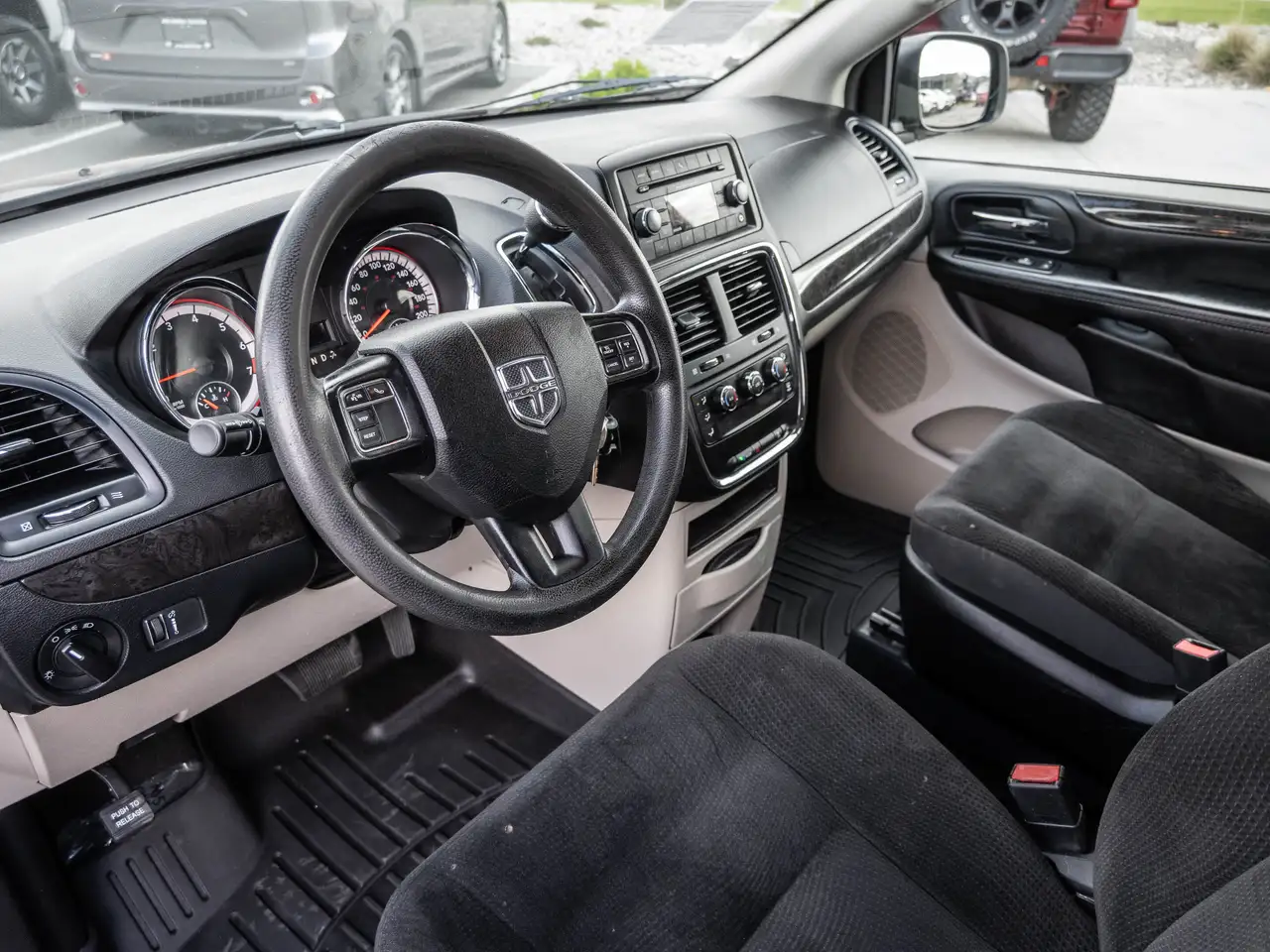 Dodge Grand Caravan photo Dodge Grand Caravan