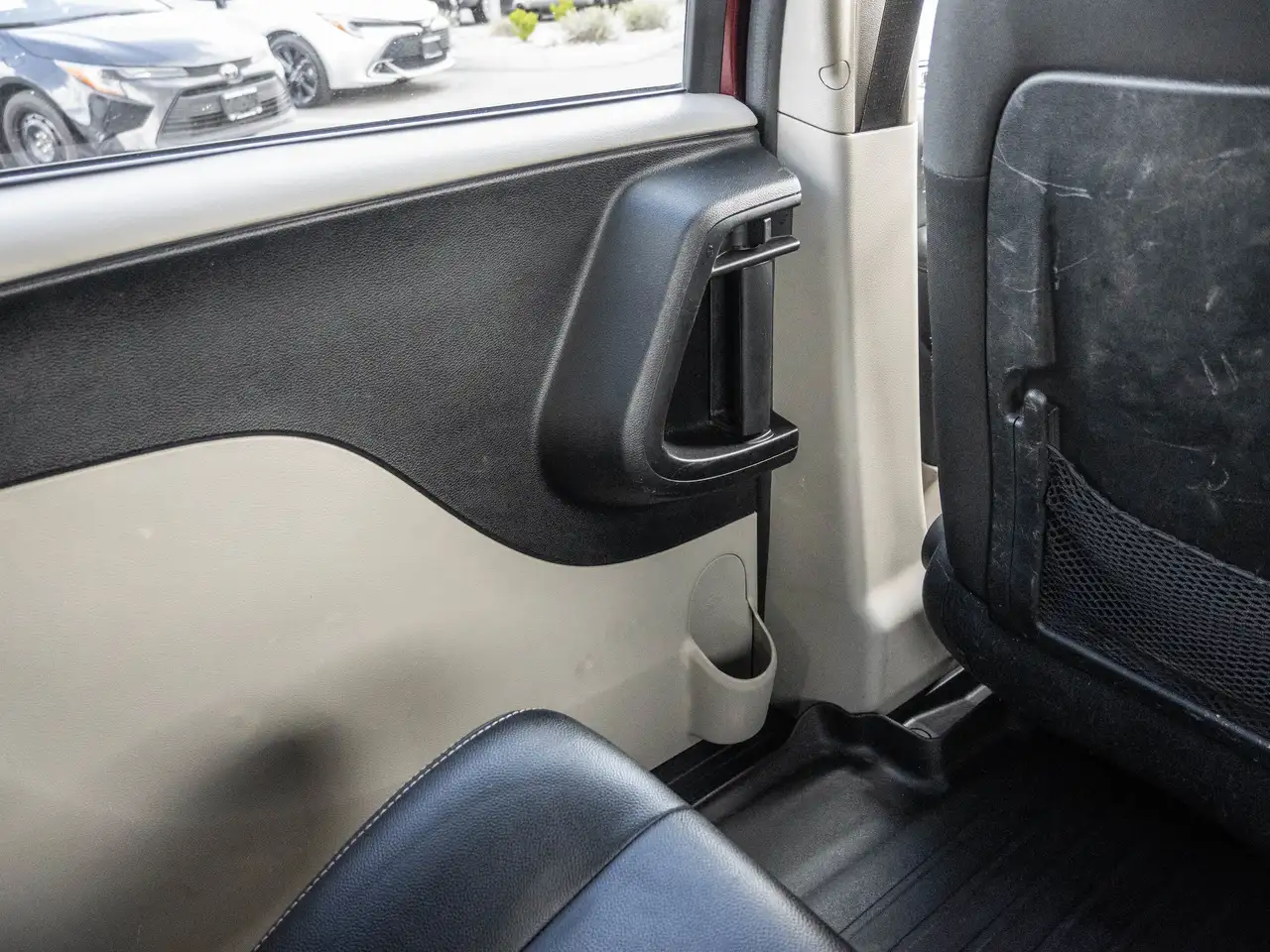 Dodge Grand Caravan photo Dodge Grand Caravan