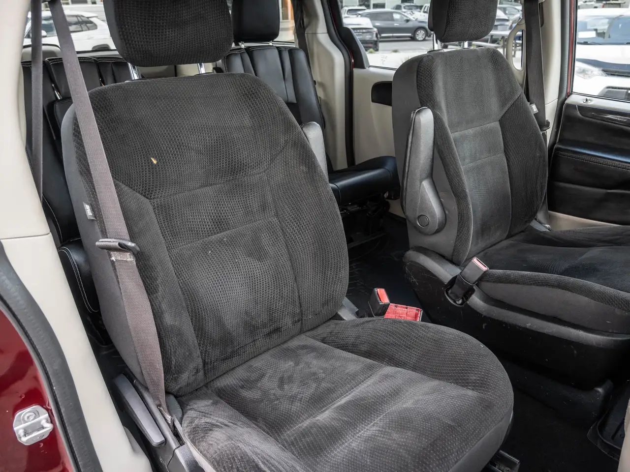 Dodge Grand Caravan photo Dodge Grand Caravan