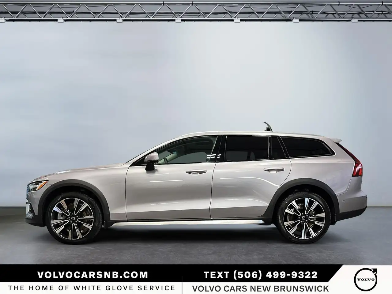 Volvo V60 Cross Country снимка Volvo V60 Cross Country