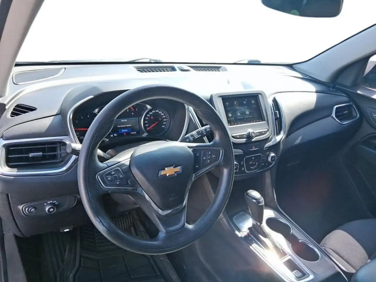 Chevrolet Equinox снимка Chevrolet Equinox