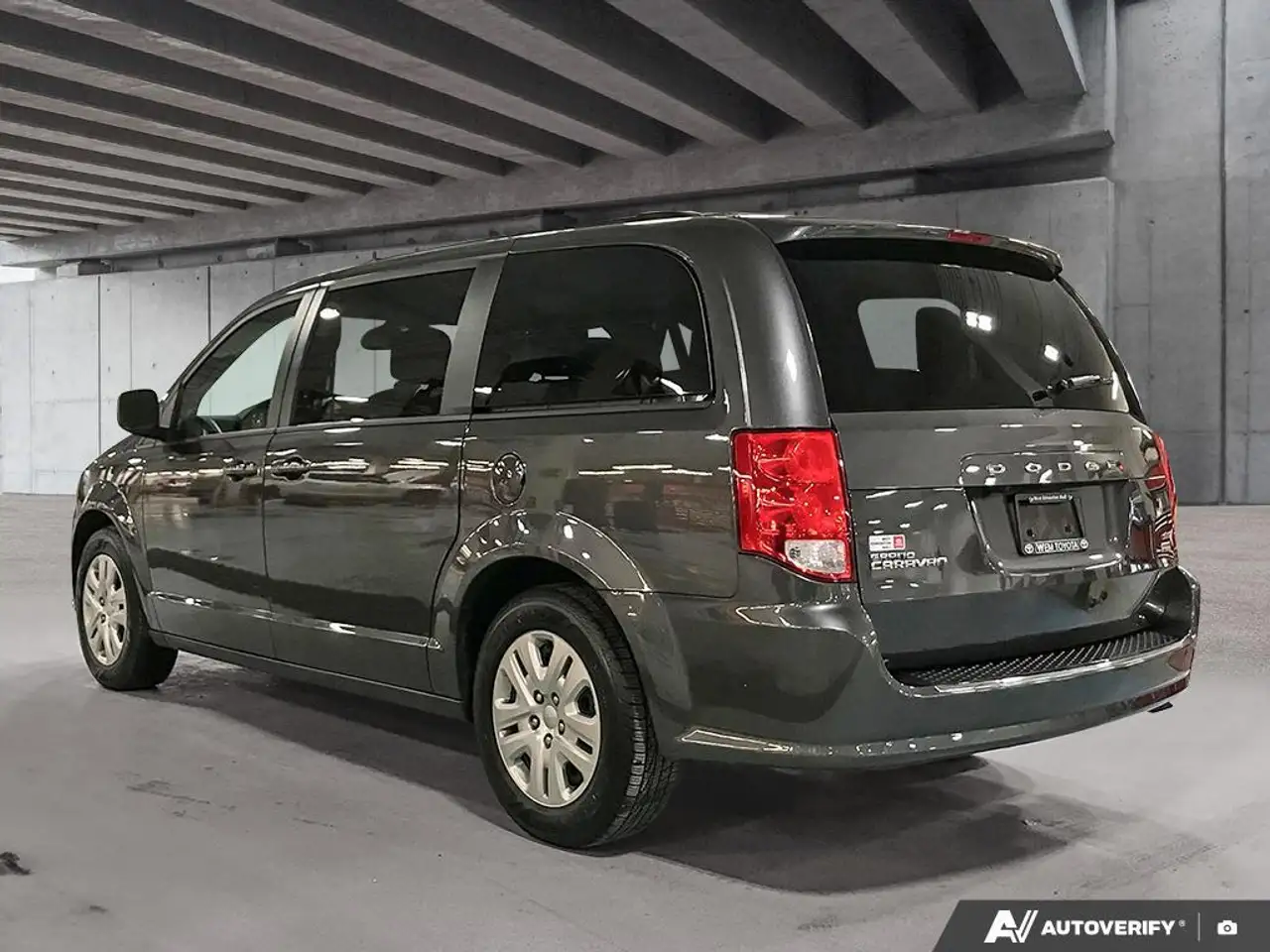 Dodge Grand Caravan снимка Dodge Grand Caravan
