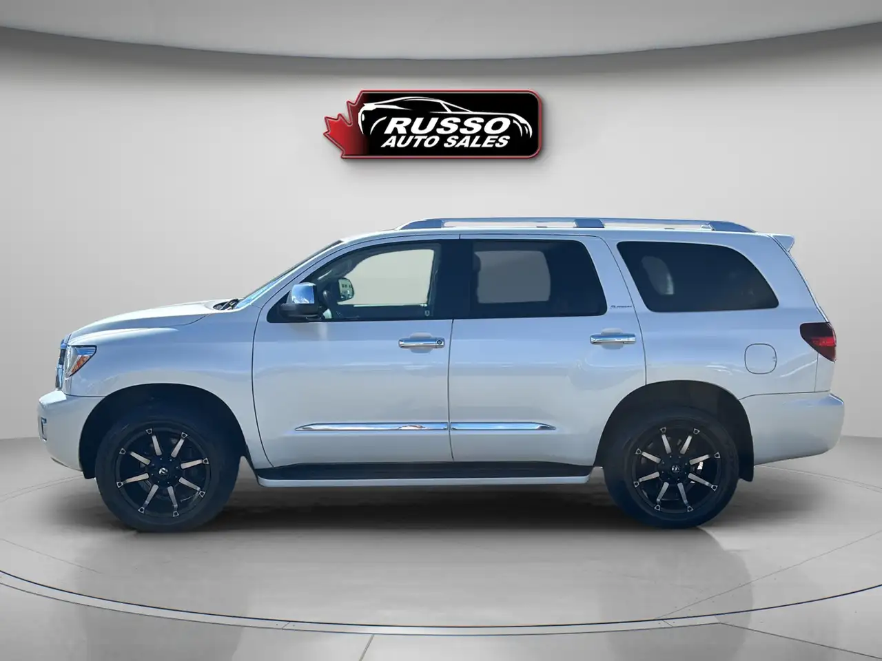Toyota Sequoia снимка Toyota Sequoia