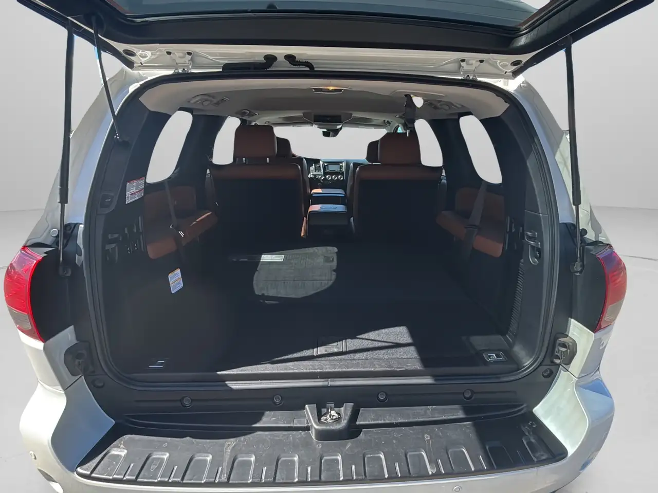 Toyota Sequoia снимка Toyota Sequoia