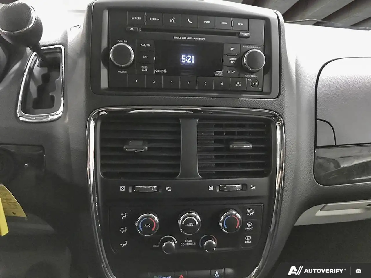 Dodge Grand Caravan снимка Dodge Grand Caravan