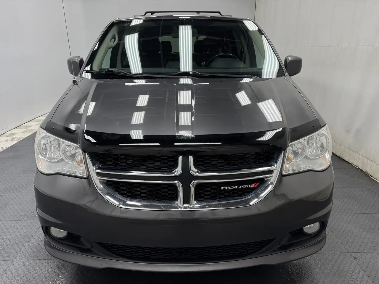 Dodge Grand Caravan снимка Dodge Grand Caravan