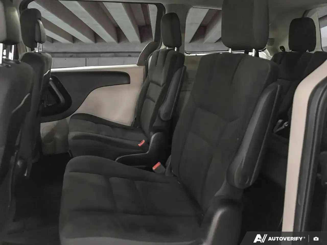 Dodge Grand Caravan снимка Dodge Grand Caravan