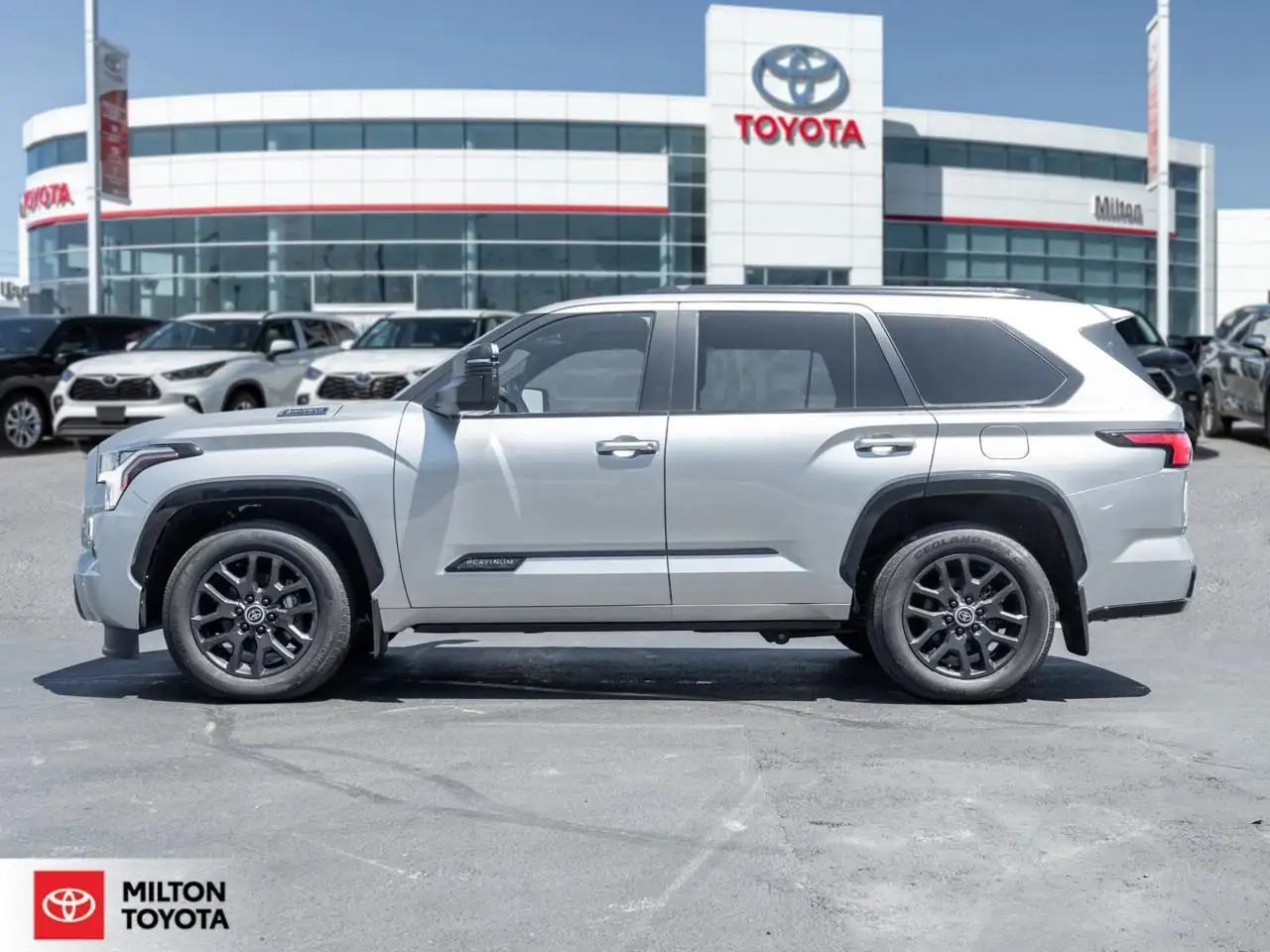 Toyota Sequoia снимка Toyota Sequoia