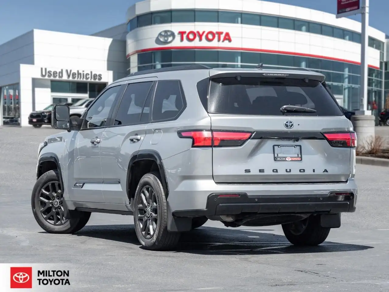 Toyota Sequoia снимка Toyota Sequoia